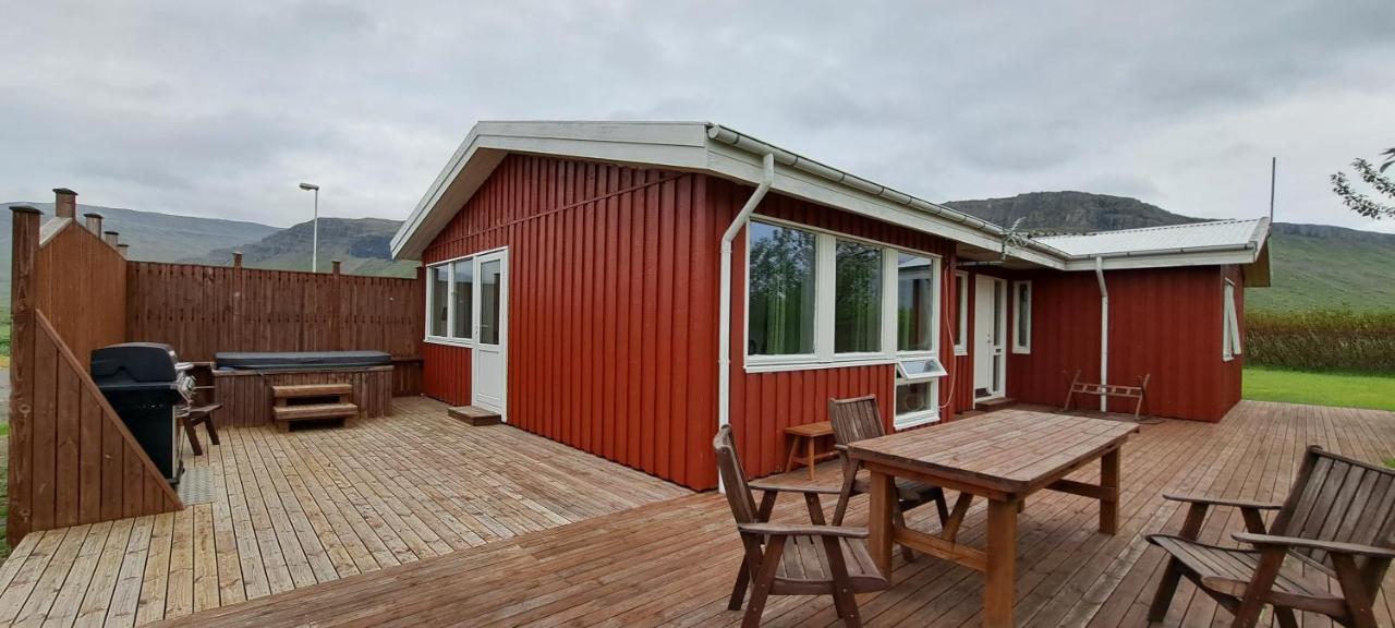 Apartmán Aegisholt Privete House With Hot Tub Patreksfjordur Exteriér fotografie